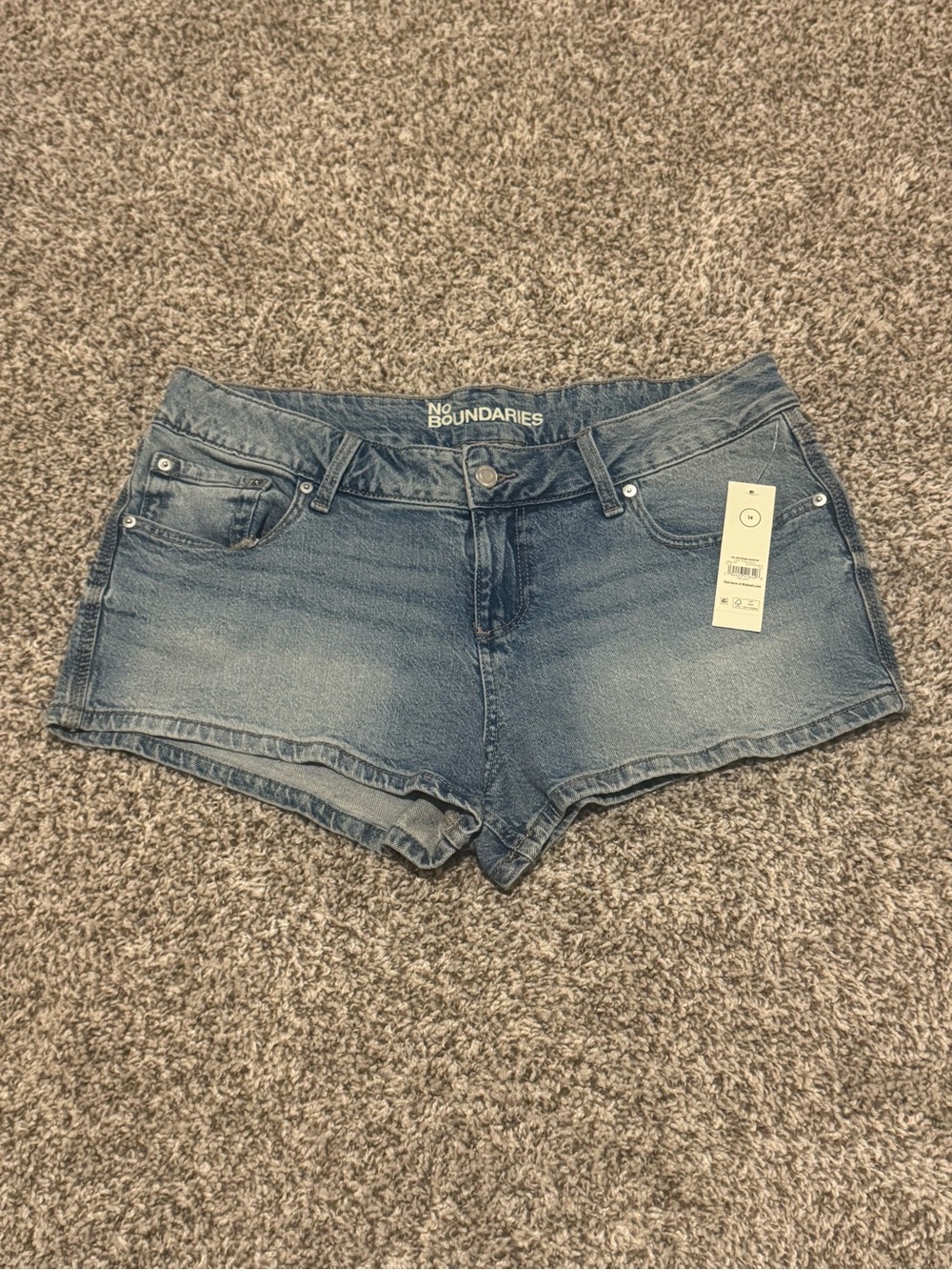 No Boundaries Women’s Denim Shortie Shorts Light Stone Wash Size 14